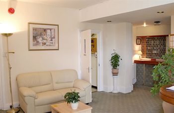 Clifton Lodge Hotel Хай Уикъмб Екстериор снимка