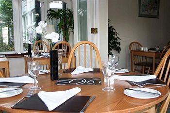 Clifton Lodge Hotel Хай Уикъмб Екстериор снимка